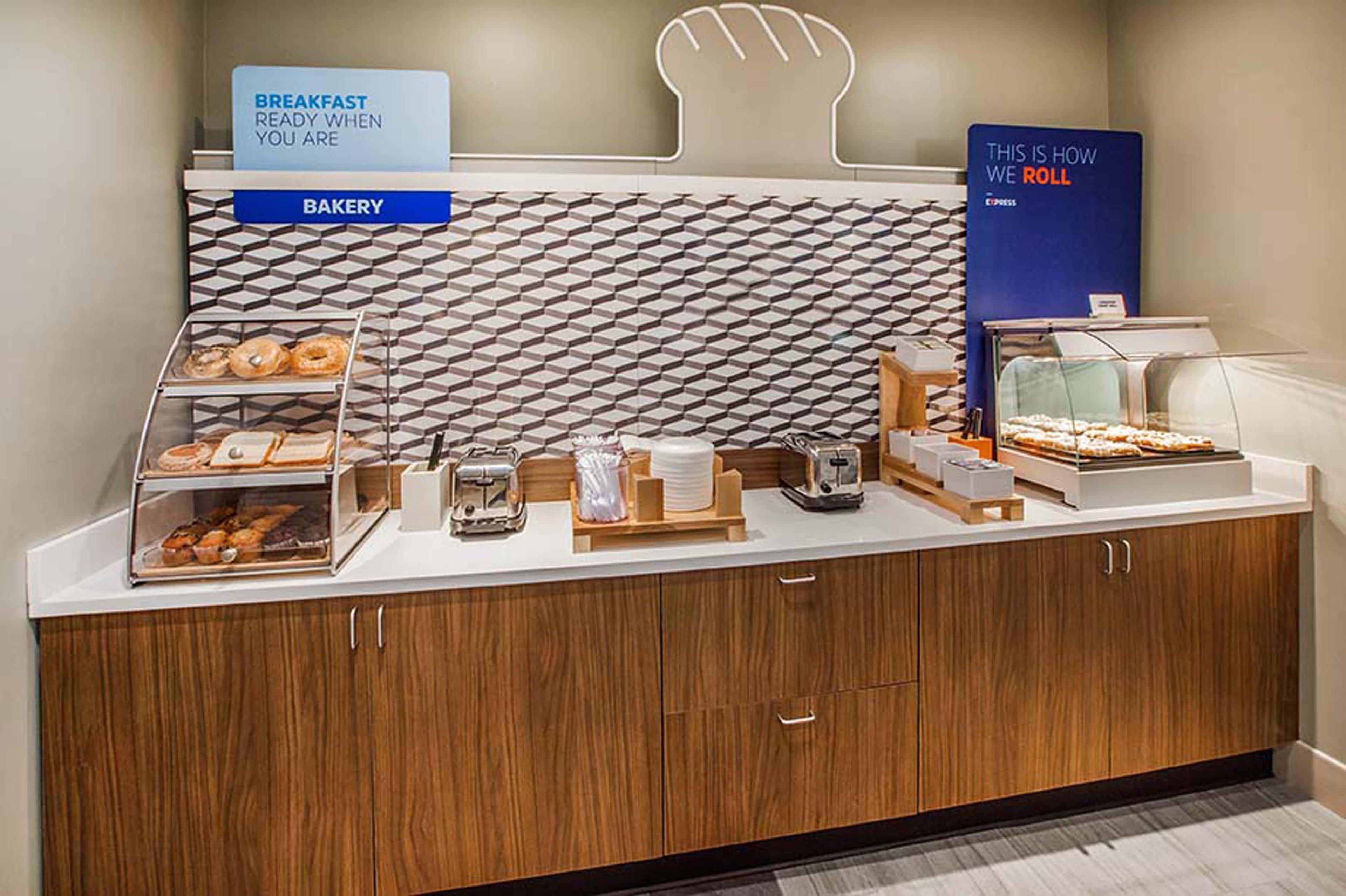 Holiday Inn Express & Suites Cleveland/Westlake By Ihg Exteriér fotografie